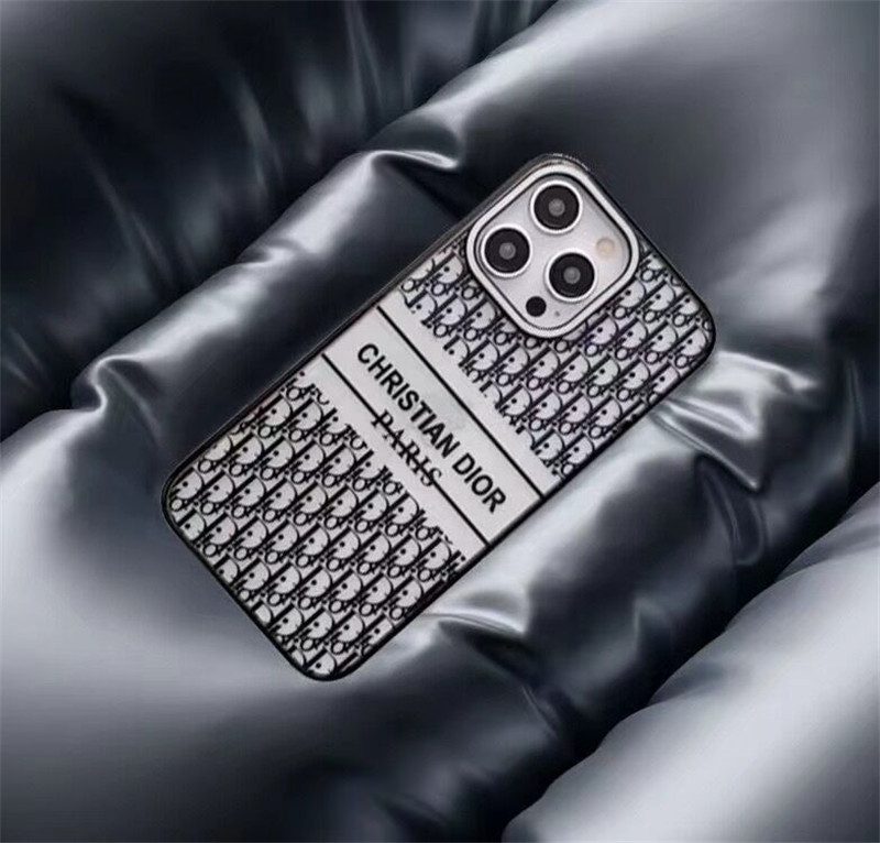 DIOR | 【日本限定】Lady Dior iPhone 15 Proケース カナージュ  