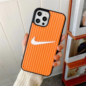 ナイキロゴ iphone15ケース シリコン NIKE iphone15pro/14pro maxケース ペア iphone13pro ケース 耐 衝撃 アイフォン12/11携帯カバー ブランド コピー