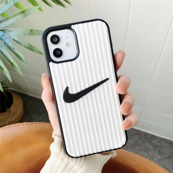 ナイキロゴ iphone15ケース シリコン NIKE iphone15pro/14pro maxケース ペア iphone13pro ケース 耐 衝撃 アイフォン12/11携帯カバー ブランド コピー