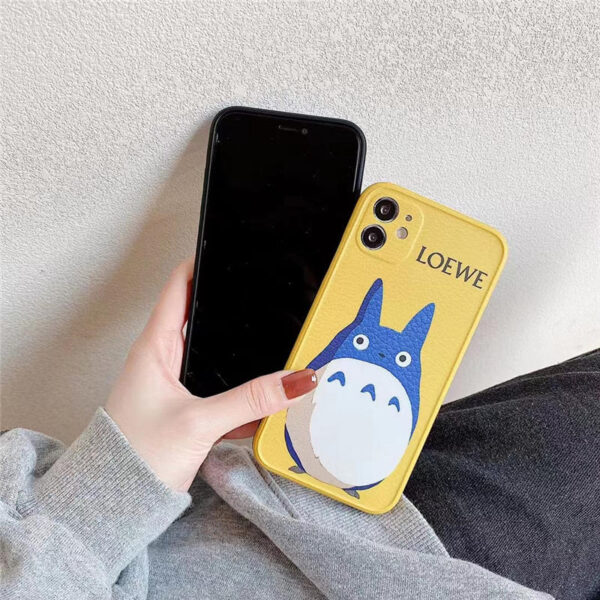 ロエベ トトロ iphone13/13pro ケース ペア LOEWE iphone12pro max/12miniケース キャラクター iphone11 レザー ケース まっくろ くろ すけ iphone11pro/xs max 携帯カバー おもしろ アイフォンx/10r ケース 可愛い