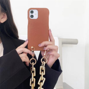 iphone13/13pro ケース チェーン 韓国 CELINE アイフォン12/11pro maxケース 大人 女子 セリーヌ風 iphonexs max/xrケース おしゃれ 携帯ケース iphone7plus 可愛い 安い
