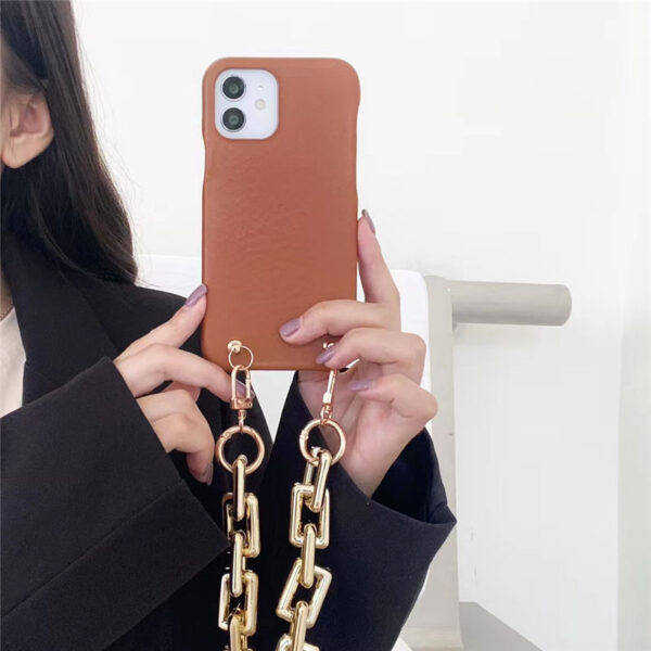 iphone13/13pro ケース チェーン 韓国 CELINE アイフォン12/11pro maxケース 大人 女子 セリーヌ風 iphonexs max/xrケース おしゃれ 携帯ケース iphone7plus 可愛い 安い