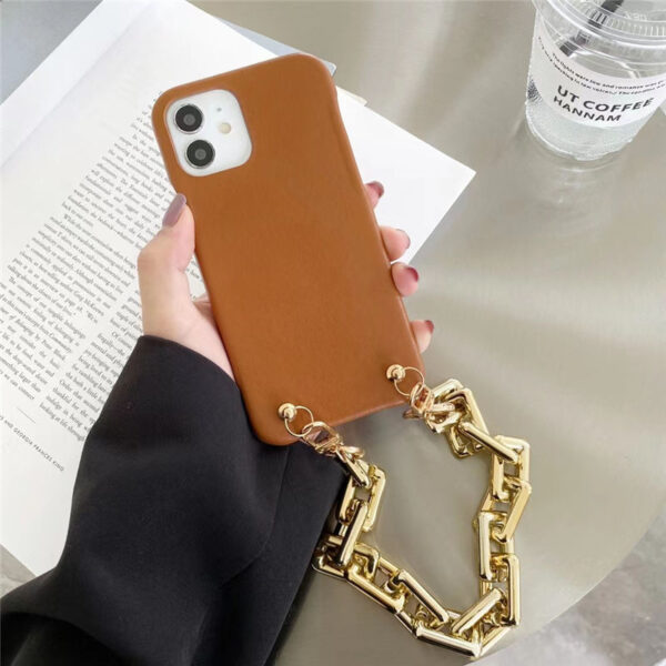 iphone13/13pro ケース チェーン 韓国 CELINE アイフォン12/11pro maxケース 大人 女子 セリーヌ風 iphonexs max/xrケース おしゃれ 携帯ケース iphone7plus 可愛い 安い