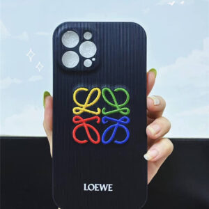 iphone15pro/15pro max ケース 韓国 カップル loewe風 スマホケース iphone14 刺繍 オリジナル ロエベ 偽物 アイフォン13pro/12 保護ケース 軽い 丈夫