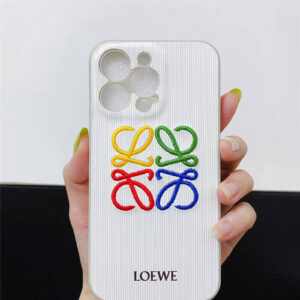 iphone15pro/15pro max ケース 韓国 カップル loewe風 スマホケース iphone14 刺繍 オリジナル ロエベ 偽物 アイフォン13pro/12 保護ケース 軽い 丈夫