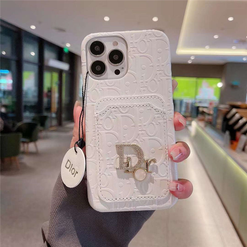 Dior バレンタイン　iPhoneケース Dior iPhone15proケース バレンタイン限定ハート    新発売のDiorの