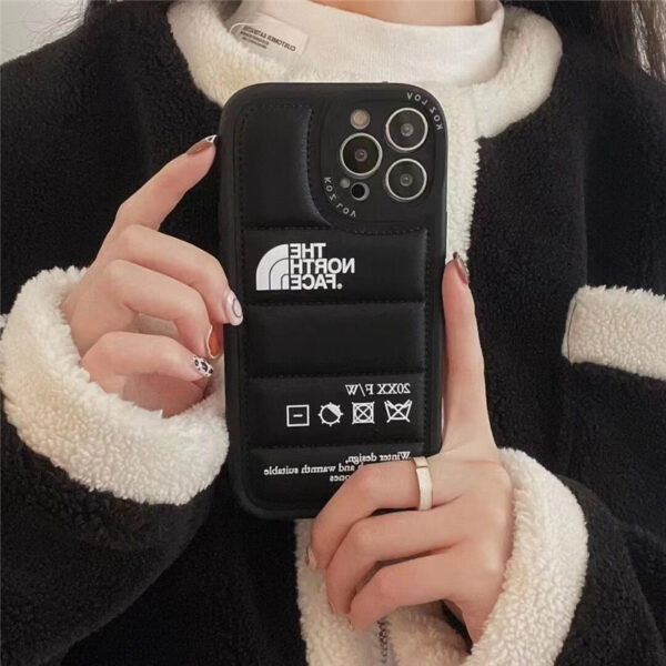 ダウンジャケット型 iphone13/13pro max ケース 耐 衝撃 最強 ノースフェイス風 iphone12pro/11 携帯カバー オシャレ 韓国 アイフォンケース x/xs max 男女 ペア