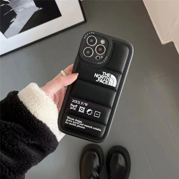 ダウンジャケット型 iphone13/13pro max ケース 耐 衝撃 最強 ノースフェイス風 iphone12pro/11 携帯カバー オシャレ 韓国 アイフォンケース x/xs max 男女 ペア