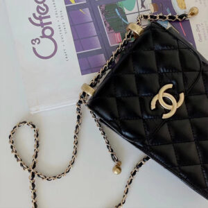 CHANEL。良品。紫チェーンバッグ