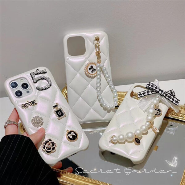 chanel iphone14pro/14ケース 人気 女子 iphone14plus/13/13proケース パール 革 白 シャネル5番 iphone12/12promaxケース 可愛い インスタ映え