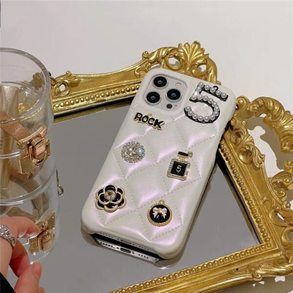 chanel iphone14pro/14ケース 人気 女子 iphone14plus/13/13proケース パール 革 白 シャネル5番 iphone12/12promaxケース 可愛い インスタ映え
