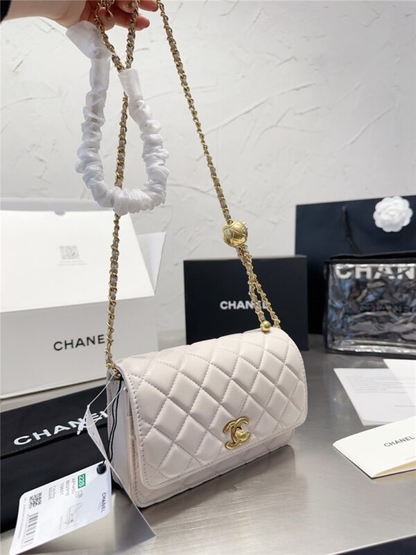 chanel マトラッセ ミニショルダーバッグ シャネル チェーンバッグ ハイ ブランド ミニ バッグ 20代 30代 海外セレブ愛用