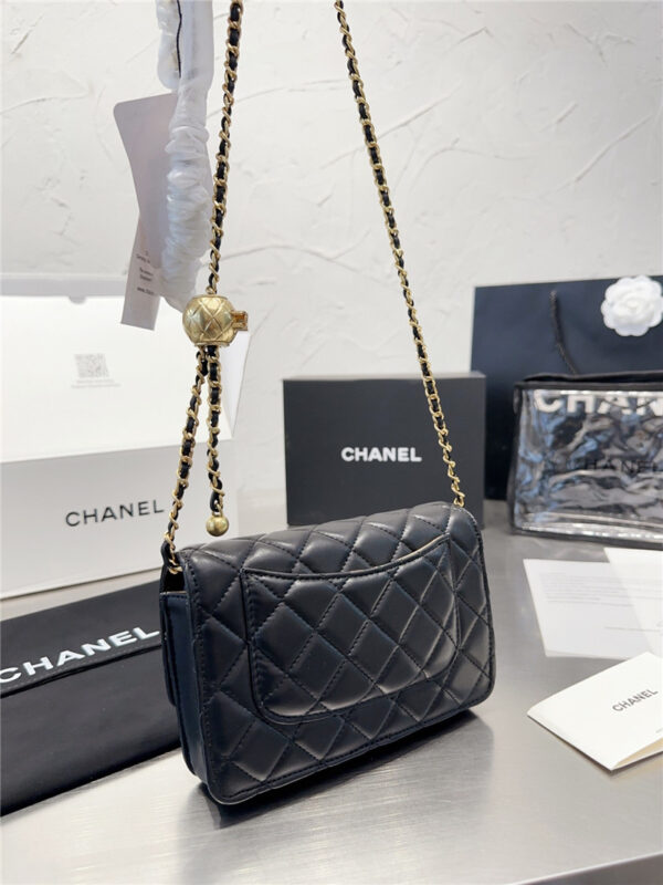 chanel マトラッセ ミニショルダーバッグ シャネル チェーンバッグ ハイ ブランド ミニ バッグ 20代 30代 海外セレブ愛用