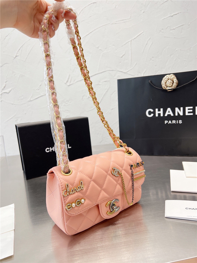 Chanel ショルダーバッグ (ユニークなデザインで可愛い！) 【公式通販】