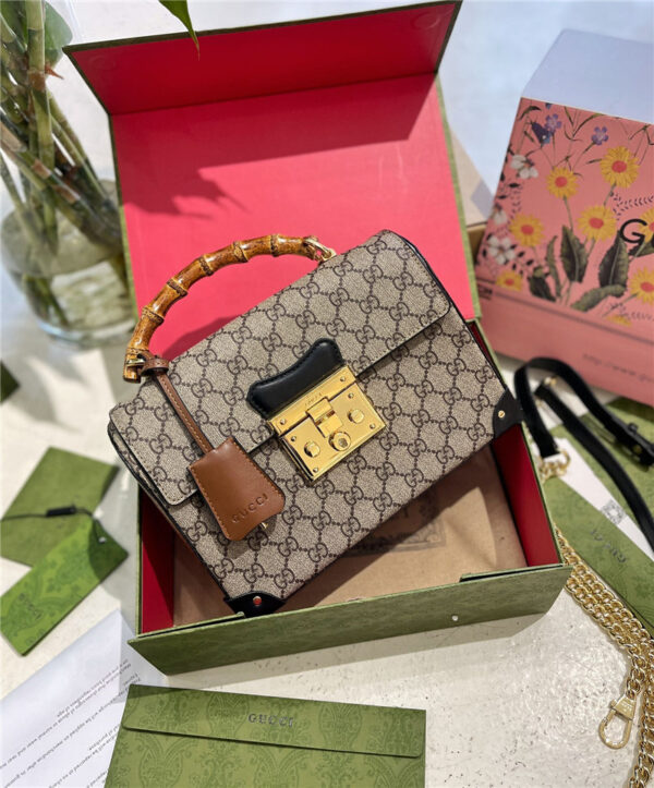 グッチ バンブー ショルダーバッグ 2023新作 gucci ハンドバッグ GGスプリーム スーパーコピー フラップ バッグ 通勤 旅行 カバン 斜めがけ レディース