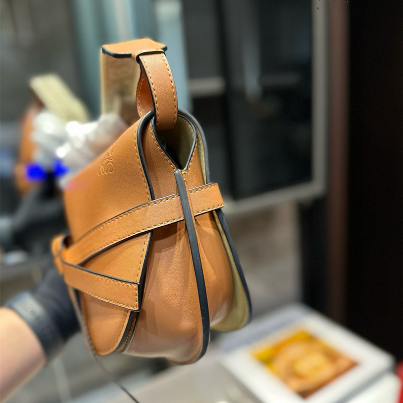 ロエベ ゲートバッグ スモール loewe ショルダー バッグ 大人 可愛い 