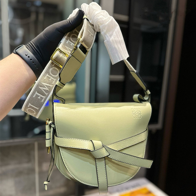 ロエベ ゲートバッグ スモール loewe ショルダー バッグ 大人 可愛い  