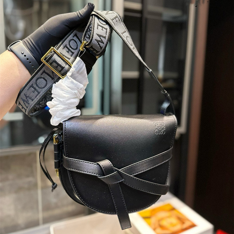 ロエベ ゲートバッグ スモール loewe ショルダー バッグ 大人 可愛い  