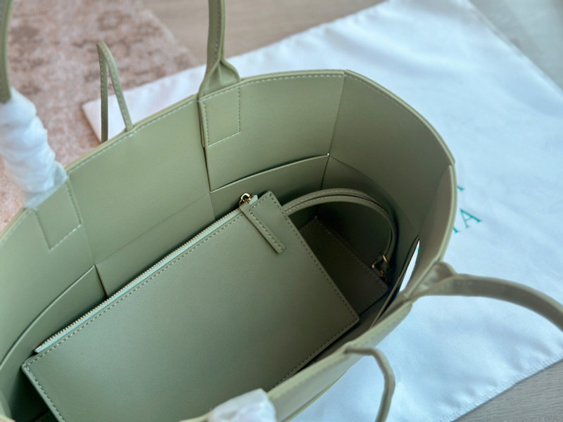 ボッテガ トート バッグ 編み込み 革 鞄 レディース BV アルコ トートバッグ ハンドバッグ かわいい カジュアル