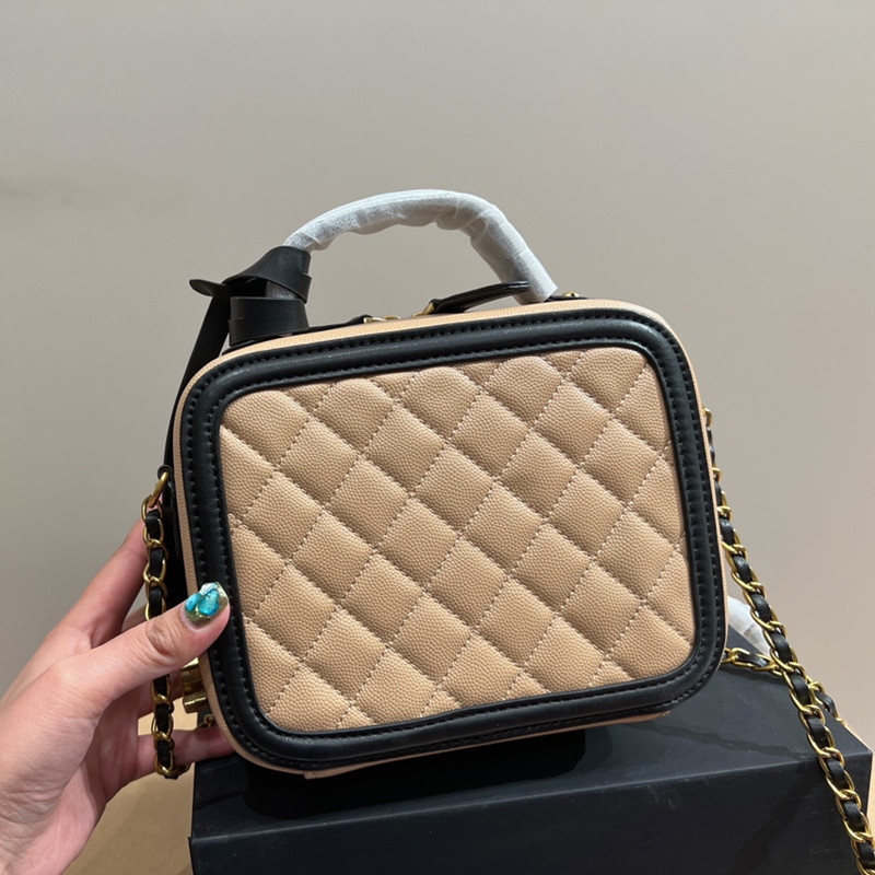 シャネル マトラッセ ccフィリグリー チェーン バニティ ショルダーバッグ レディース chanel スーパー コピー n級 ミニ ショルダーバッグ