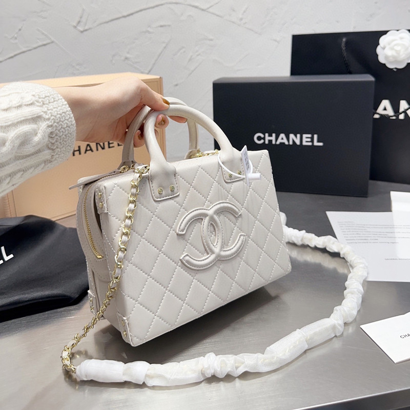 シャネル ヴァニティーケース チェーン ショルダーバッグ 2way 女性 