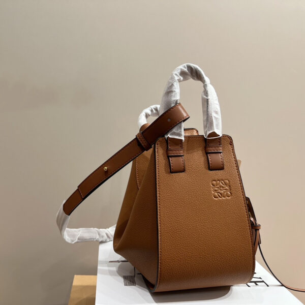 ロエベ ハンモック バッグ ショルダー バッグ 人気 loewe ハンドバッグ ポシェット おしゃれ