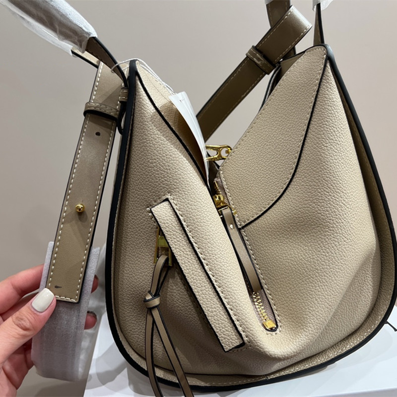 ロエベ ハンモック バッグ ショルダー バッグ 人気 loewe ハンドバッグ 