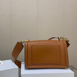 ロエベ バルセロナ ショルダーバッグ 太 ベルト LOEWE 大人 可愛い 斜 めがけ バッグ ブランド レディース ポシェット 人気 芸能人 バッグ おしゃれ