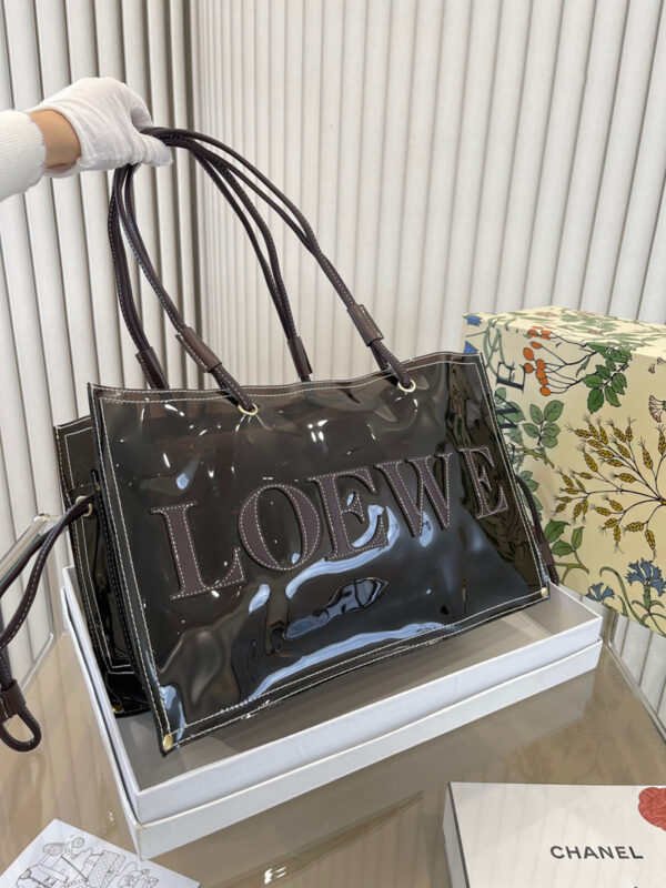 夏 バッグ ロエベ ビニール トートバッグ 透明バッグ おしゃれ ポーチ付き LOEWE カバン 肩掛け a4 バッグ レディース メンズ