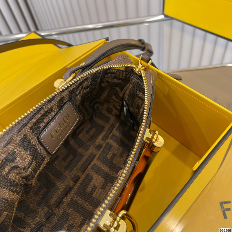 バイザウェイ ミニ フェンディ ショルダー バッグ fendi ポシェット ミニ ショルダー ブランド レディース 斜 めがけ バッグ