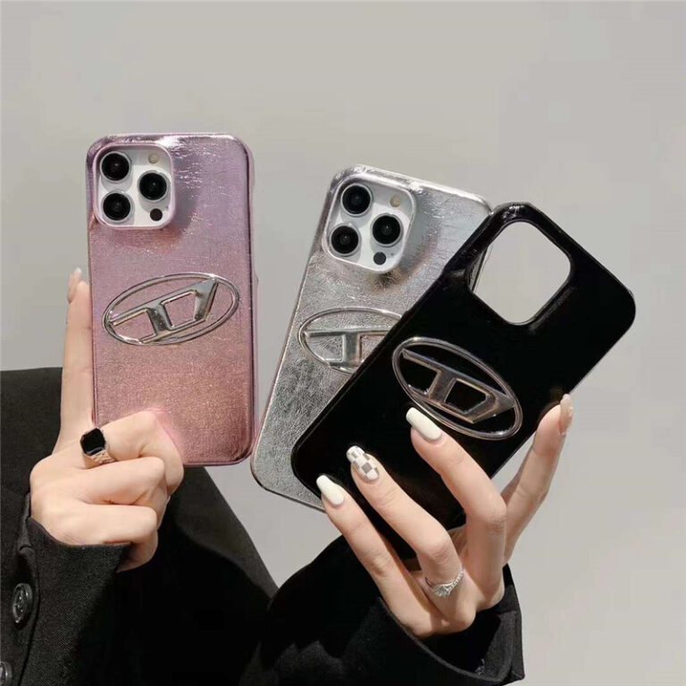 【2025最新】大人女子の心をくすぐるハイブランドiPhoneケース5選! 高級感と可愛さを両立! ディーゼル スマホ ケース