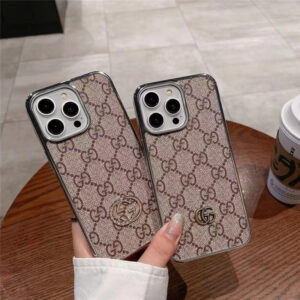 gucci スマホケース iphone15/15pro ブランド メンズ グッチ 蜂 虎 iphone14 ケース かっこいい iphone14promax/13/12 ケース お 揃い 高級