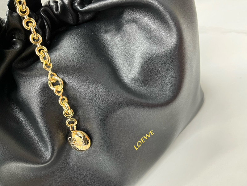 ロエベ スクイーズバッグ loewe ハンドバッグ レディース ショルダー バッグ 人気 ブランド クロス ボディー バッグ レザー 肩掛け カバン