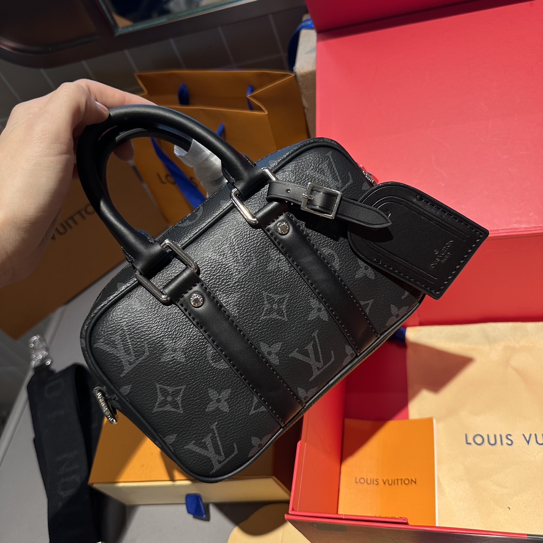 即購入OKですLouis Vuitton メンズ ショルダーバッグ