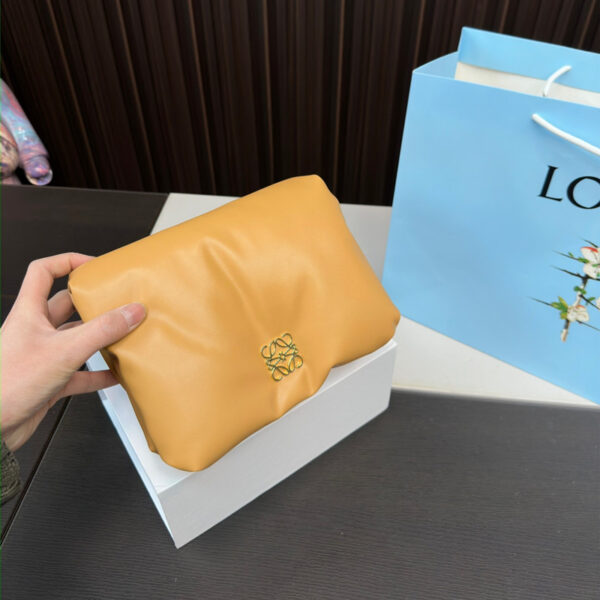 ロエベ パファー ゴヤバッグ loewe バッグ チェーン付き 肩掛け バッグ 