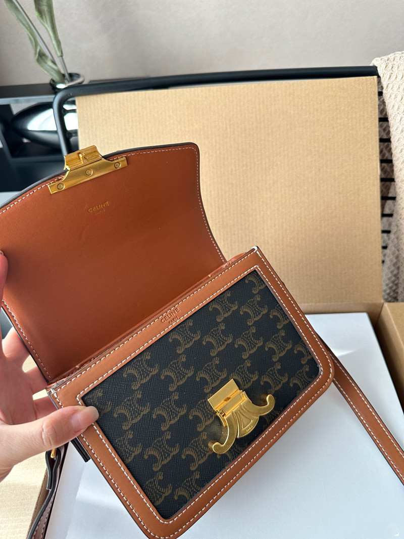 セリーヌ トリオンフ ショルダー celine ショルダー バッグ おしゃれ  