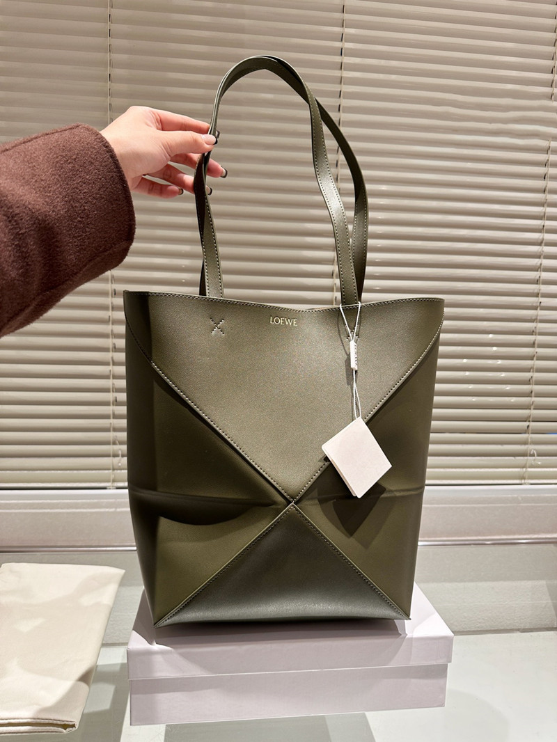 ロエベ　トートバック