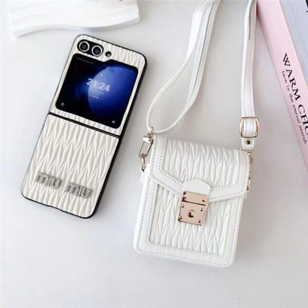 ミュウミュウ galaxy z flip4 ケース ハイ ブランド ギャラクシー 折りたたみ ケース miumiu galaxy z flip3/z flip5 ケース スマホケース ショルダー galaxy - 画像 (2)