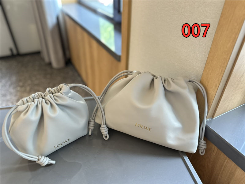 ロエベ 巾着 ショルダーバッグ loewe バッグ 大人 可愛い 斜 めがけ  