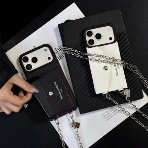 マルジェラ アイ フォン17/17pro ケース チェーン iphone16pro ケース ハイブランド Margiela iphone15/15pro ケース カード収納 iphone14/13 スマホショルダー メンズ レディース