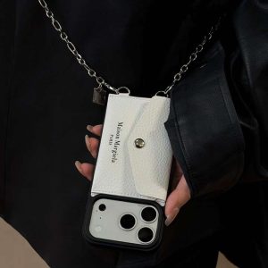 マルジェラ アイ フォン17/17pro ケース チェーン iphone16pro ケース ハイブランド Margiela iphone15/15pro ケース カード収納 iphone14/13 スマホショルダー メンズ レディース