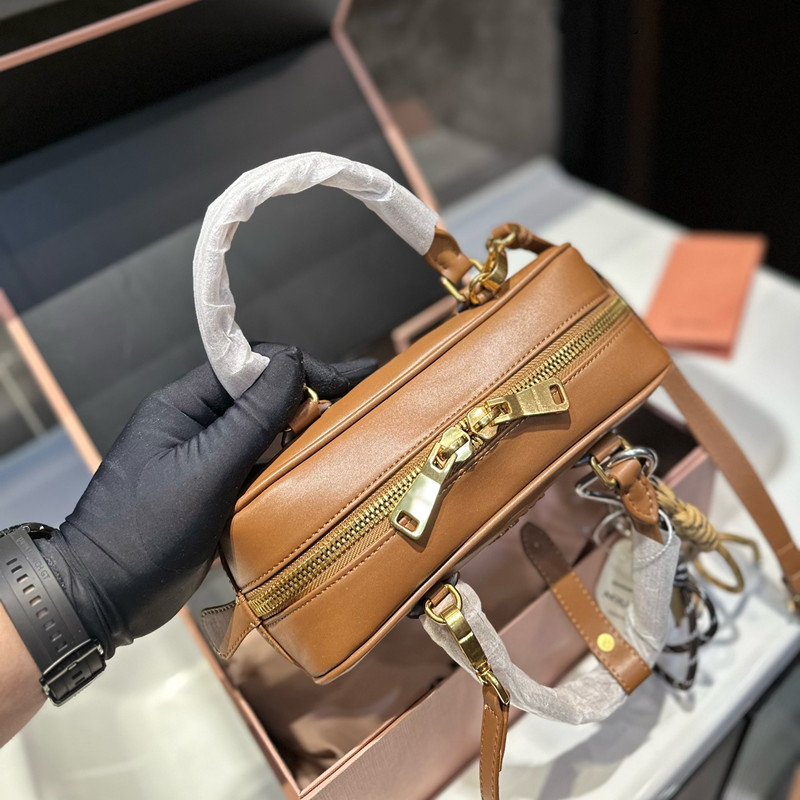 miumiu ショルダー バッグ ミュウ ミュウ アルカディ ミニ ショルダー  