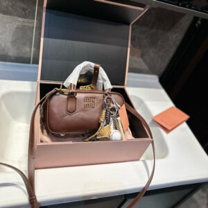 miumiu ショルダー バッグ ミュウ ミュウ アルカディ ミニ ショルダー  