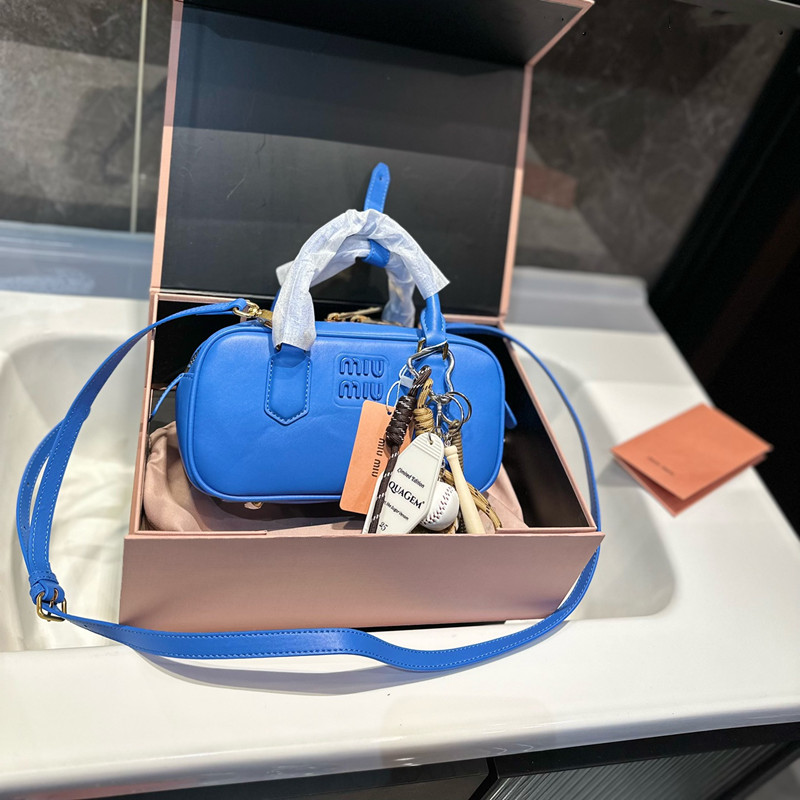 値下げ交渉有り！人気色 ミュウミュウ 2way ショルダー レディース