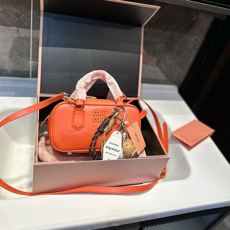 miumiu ショルダー バッグ ミュウ ミュウ アルカディ ミニ ショルダー 