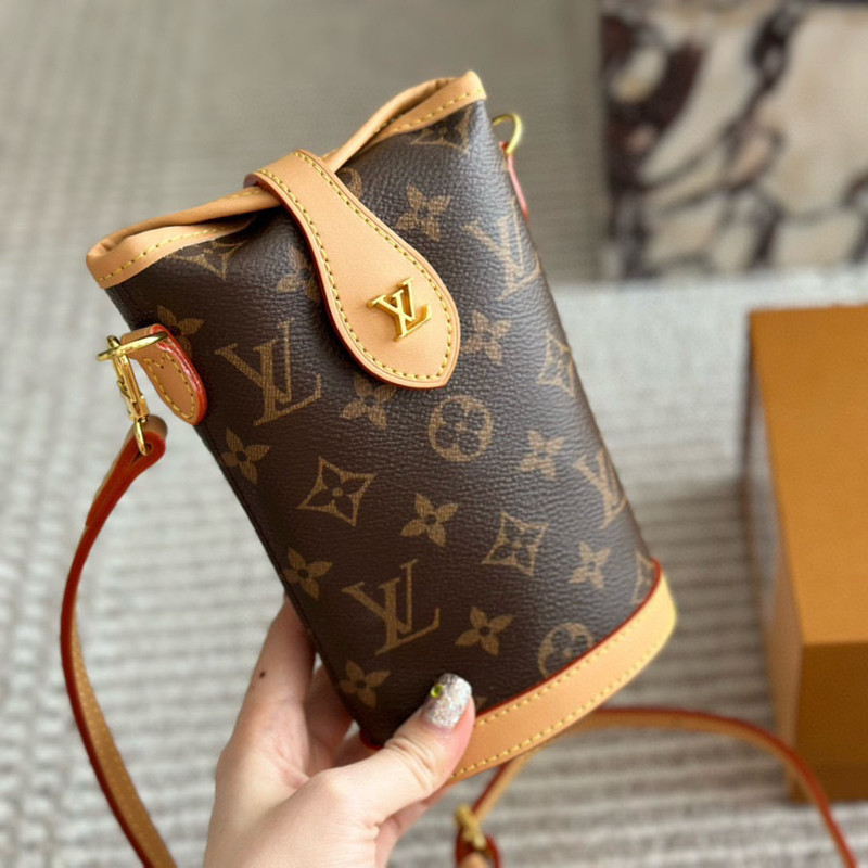 https://www.hanakocase.com/product/lv-smartphone-bag/