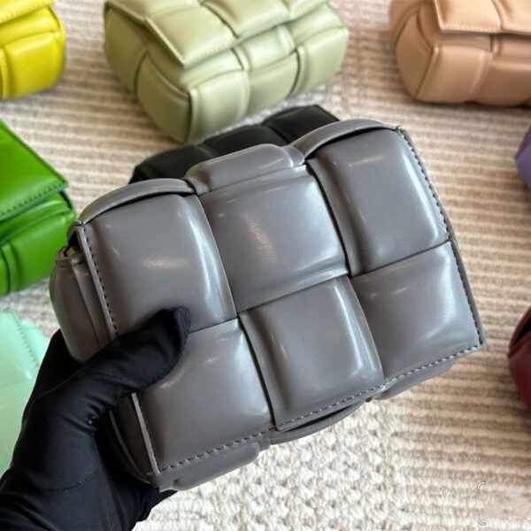 bottega veneta ショルダー バッグ ボッテガ ヴェネタ ミニ バッグ キャンディー カセット イントレチャート ショルダーバッグ - 画像 (6)