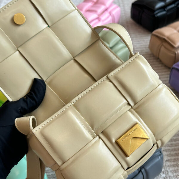 bottega veneta ショルダー バッグ ボッテガ ヴェネタ ミニ バッグ キャンディー カセット イントレチャート ショルダーバッグ - 画像 (3)