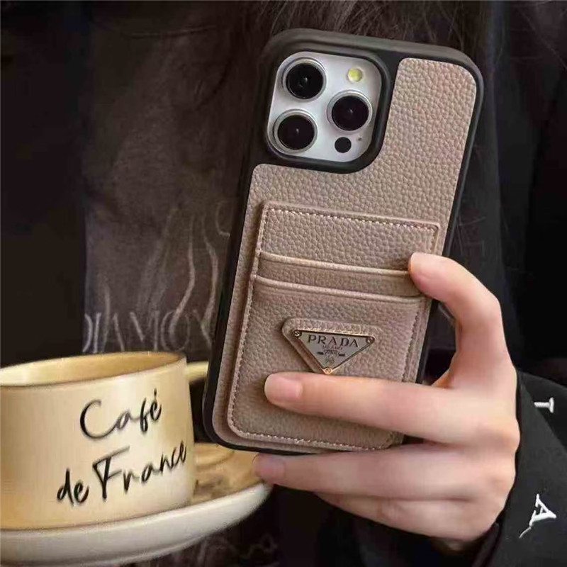 プラダ iphoen17 ケース カード収納 prada アイフォ17pro/17promax ンケース ハイブランド コピー iphone16/16pro ケース おしゃれ ブランド iphone15/14 ケース 革 高級