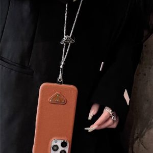 prada スマホケース iphone17 プラダ iphone17air/17promax ケース チェーン付き iphoen16/16pro ケース シンプル かわいい iphone15pro/14pro ケース おしゃれ ブランド iphone お 揃い ケース